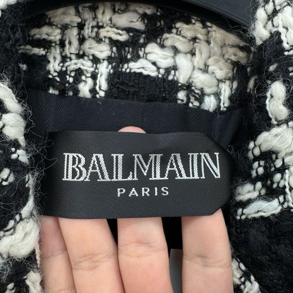 Authentic Balmain Monochrome Tweed Coat with Gold Buttons - Picture 5 of 6